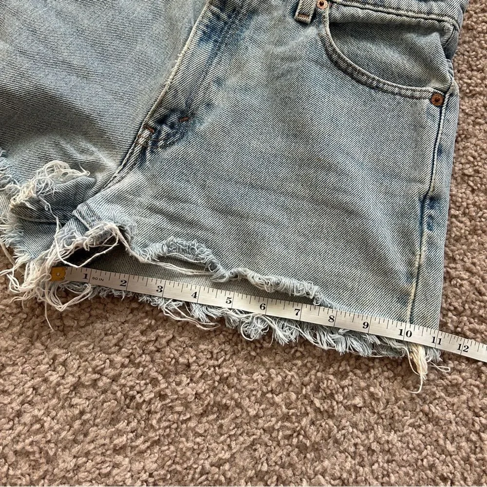 Levis Womens 512 Light Blue Wash Slim Fit Raw Hem Jean Shorts Size 6 Long